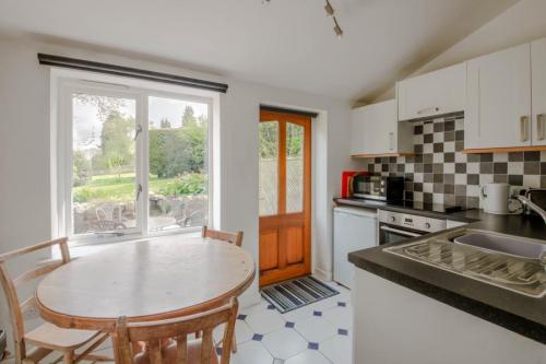2-Kitchen